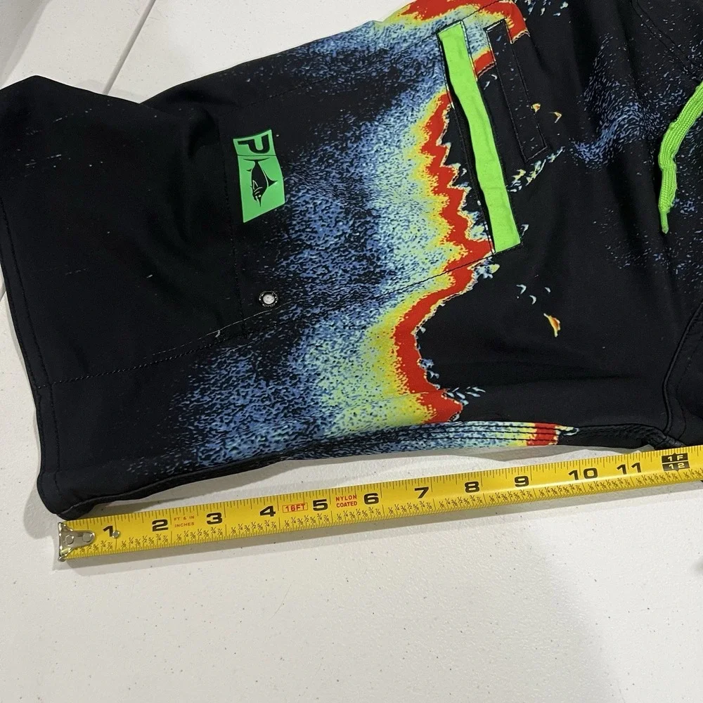 Pelagic 4Tek Black Fish Finder Radar Board Shorts Swim Trunks Mens 30